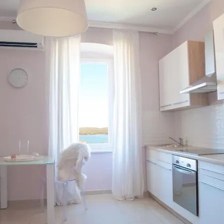 Apartment Superior One Bedroom With Sea View *